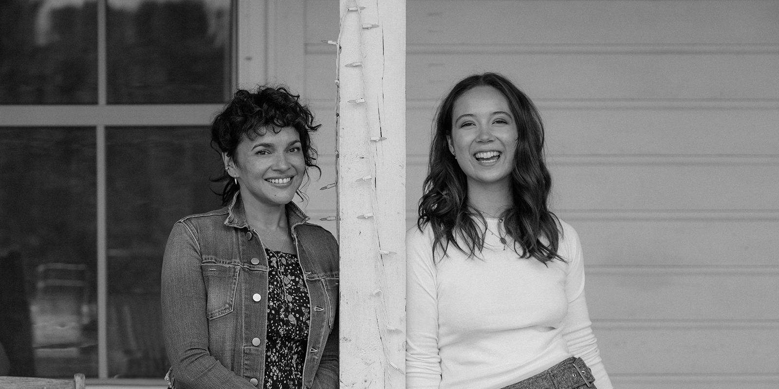 NORAH JONES & LAUFEY COLLABORATE ON A COZY PAIR OF NEW HOLIDAY